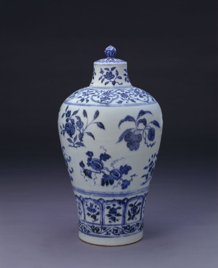 图片[1]-Blue and white plum vase with auspicious fruit pattern-China Archive